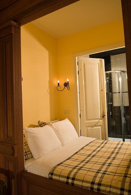 B&B Aan De Singelgracht Бреда Стая снимка
