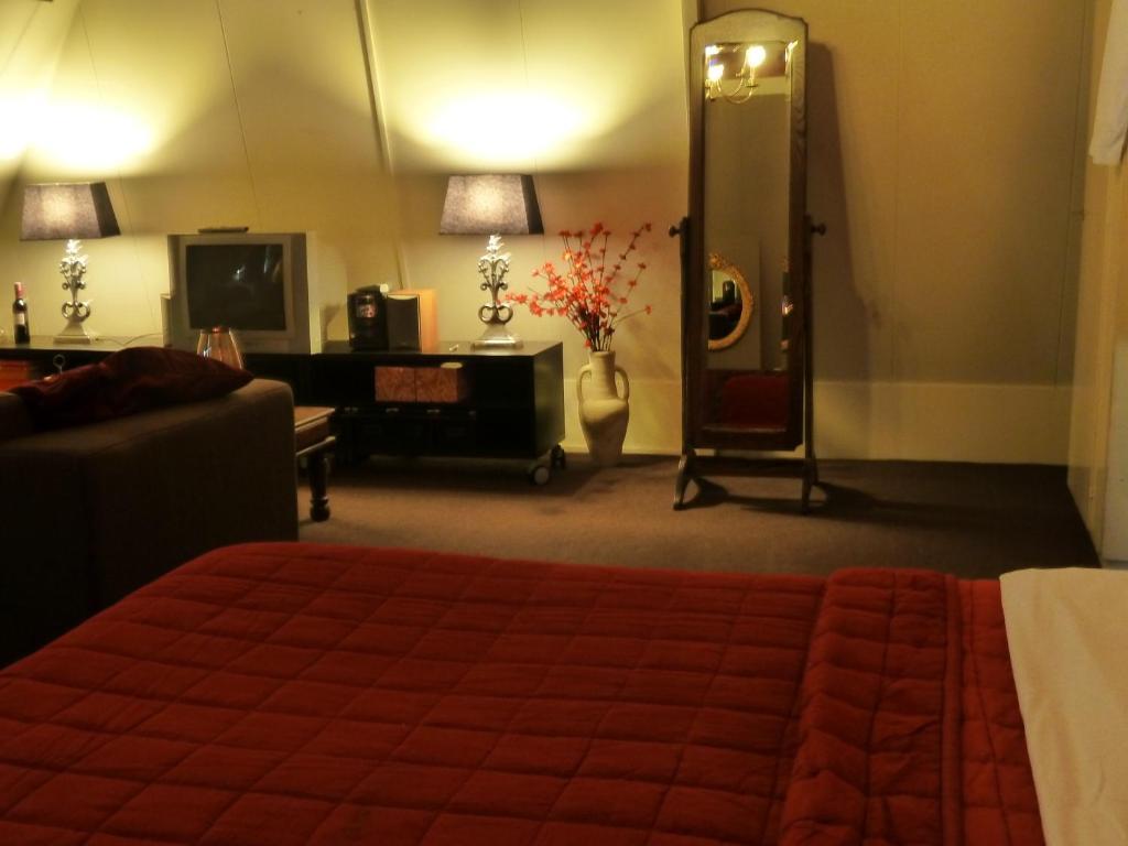 B&B Aan De Singelgracht Бреда Стая снимка